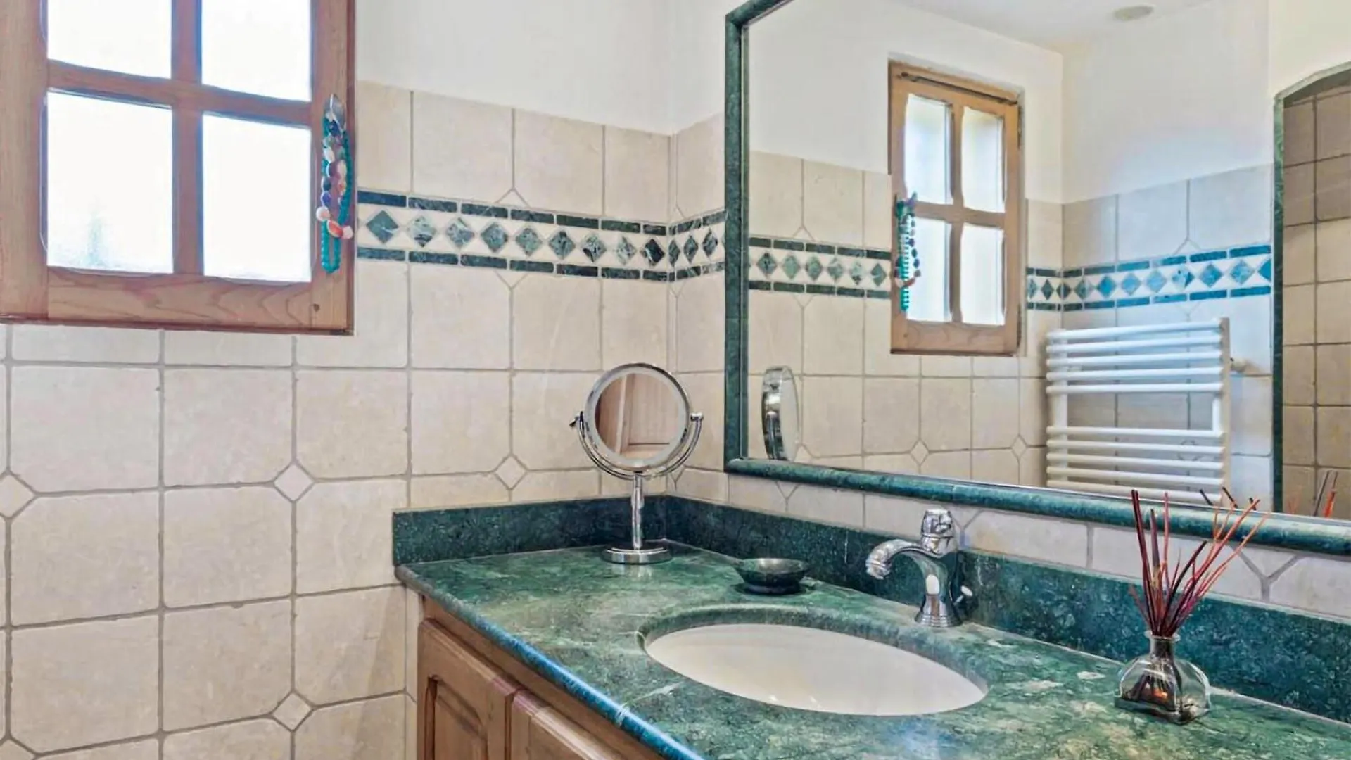 4 Bedroom Cozy Home In لا كول سور لو 0*,