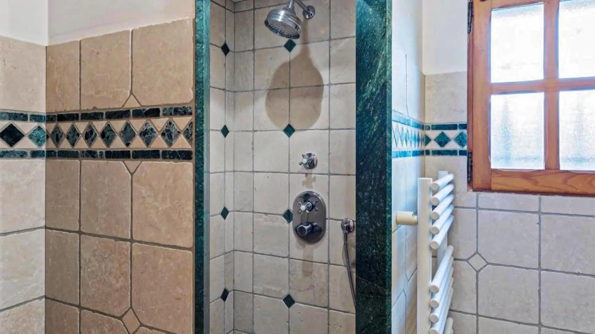 4 Bedroom Cozy Home In لا كول سور لو
